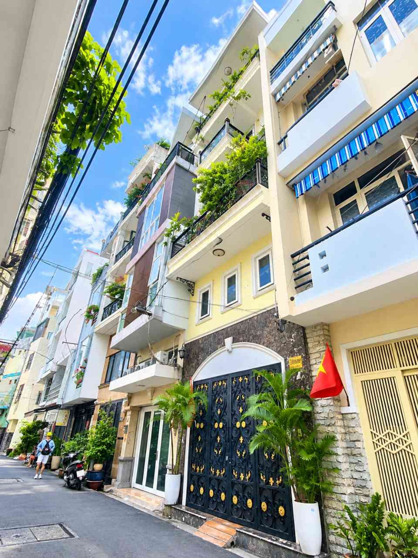 Nhà Hẻm Xe Hơi Phú Nhuận 7PN - Sống Sang, Thuận Tiện