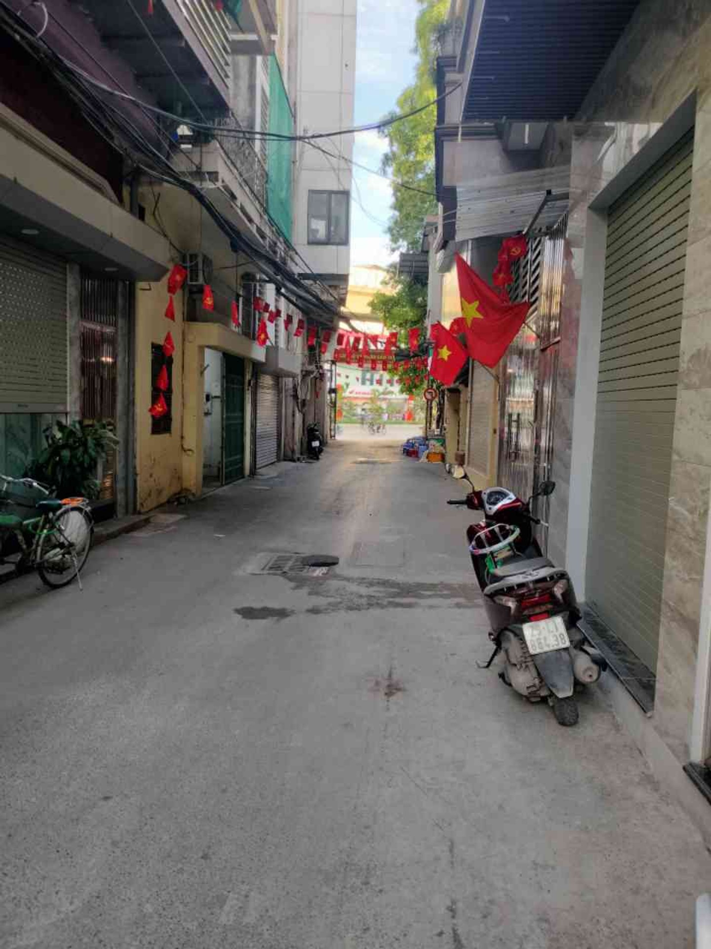 Hơn 6 tỷ có nhà đẹp ở luôn tại Mỗ Lao, ô tô đỗ cửa, ba bước ra mặt đường Trần Phú