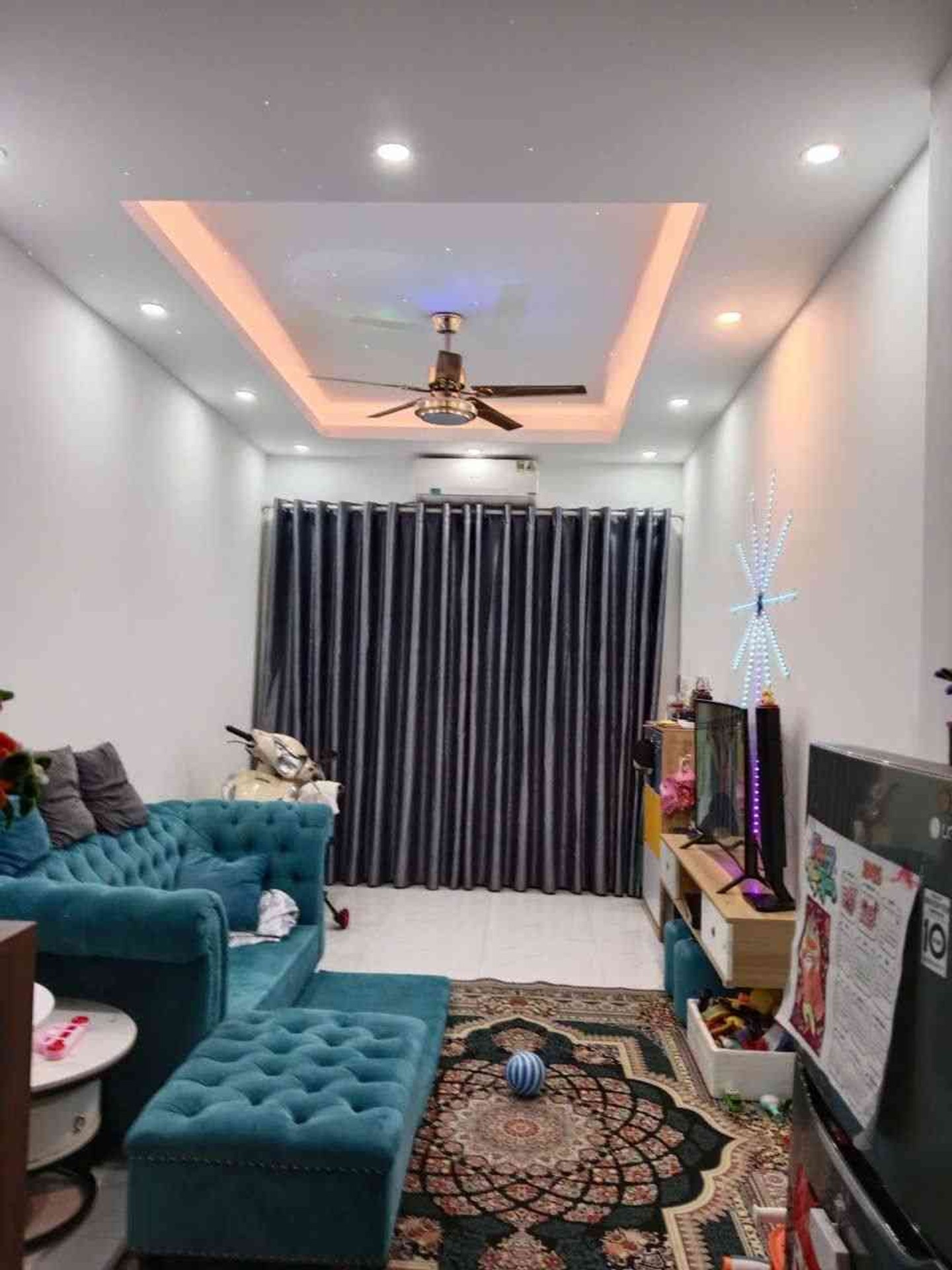Nhà 5 tầng gần Vinhomes Riverside, 3 phòng ngủ, nội thất đẹp giá nhỉnh 5 tỷ