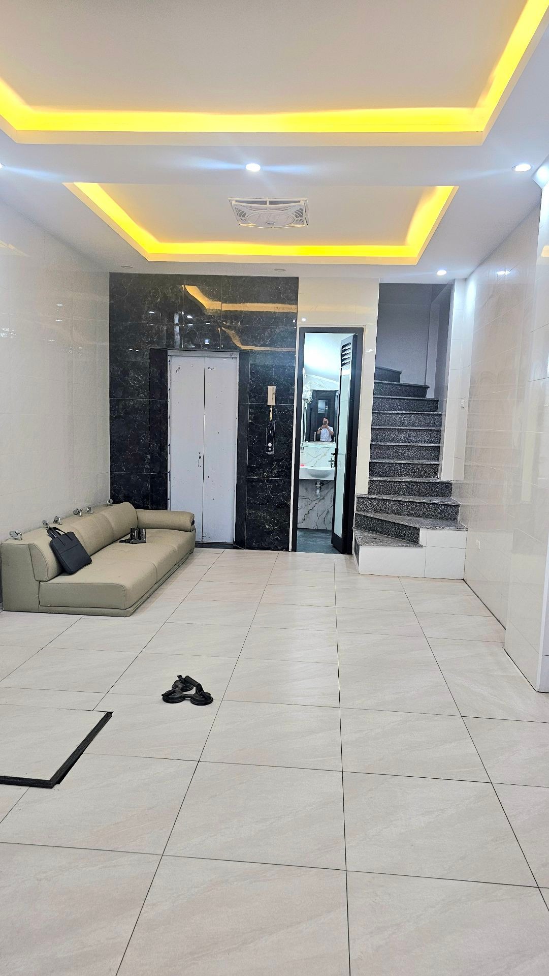 Nhà mặt phố 5 tầng có thang máy, ô tô vào nhà phố Lạc Trung, Hai Bà Trưng, 44m2