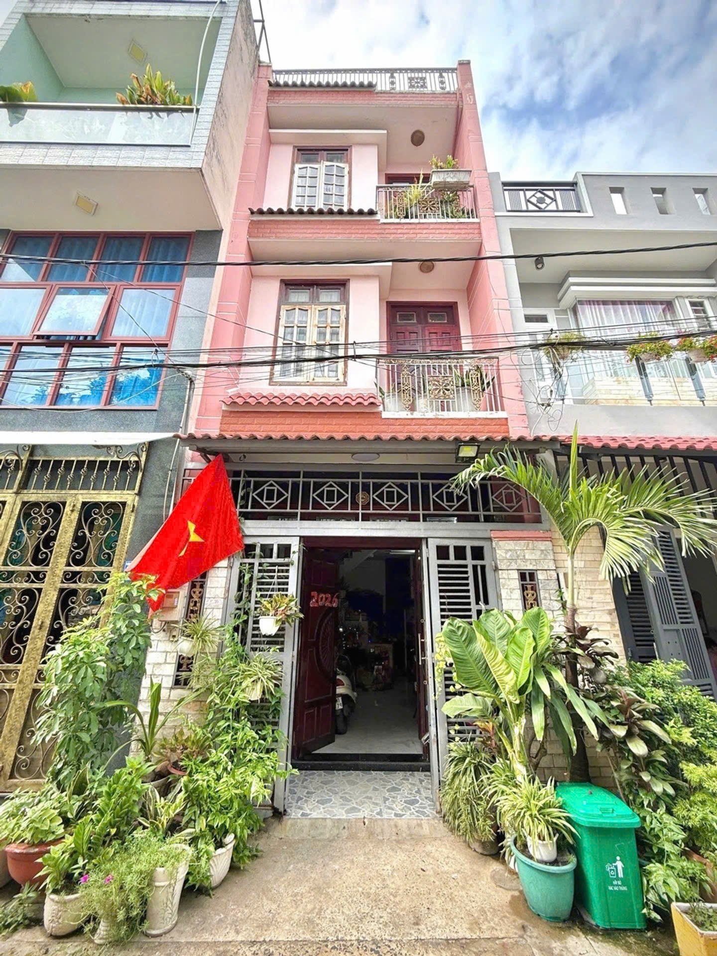 💥 BÁN GẤP GIẢM CHỈ CÒN 5.X TỶ - 3 TẦNG – HẺM XE TẢI THÔNG - GIÁP AEON TÂN PHÚ
