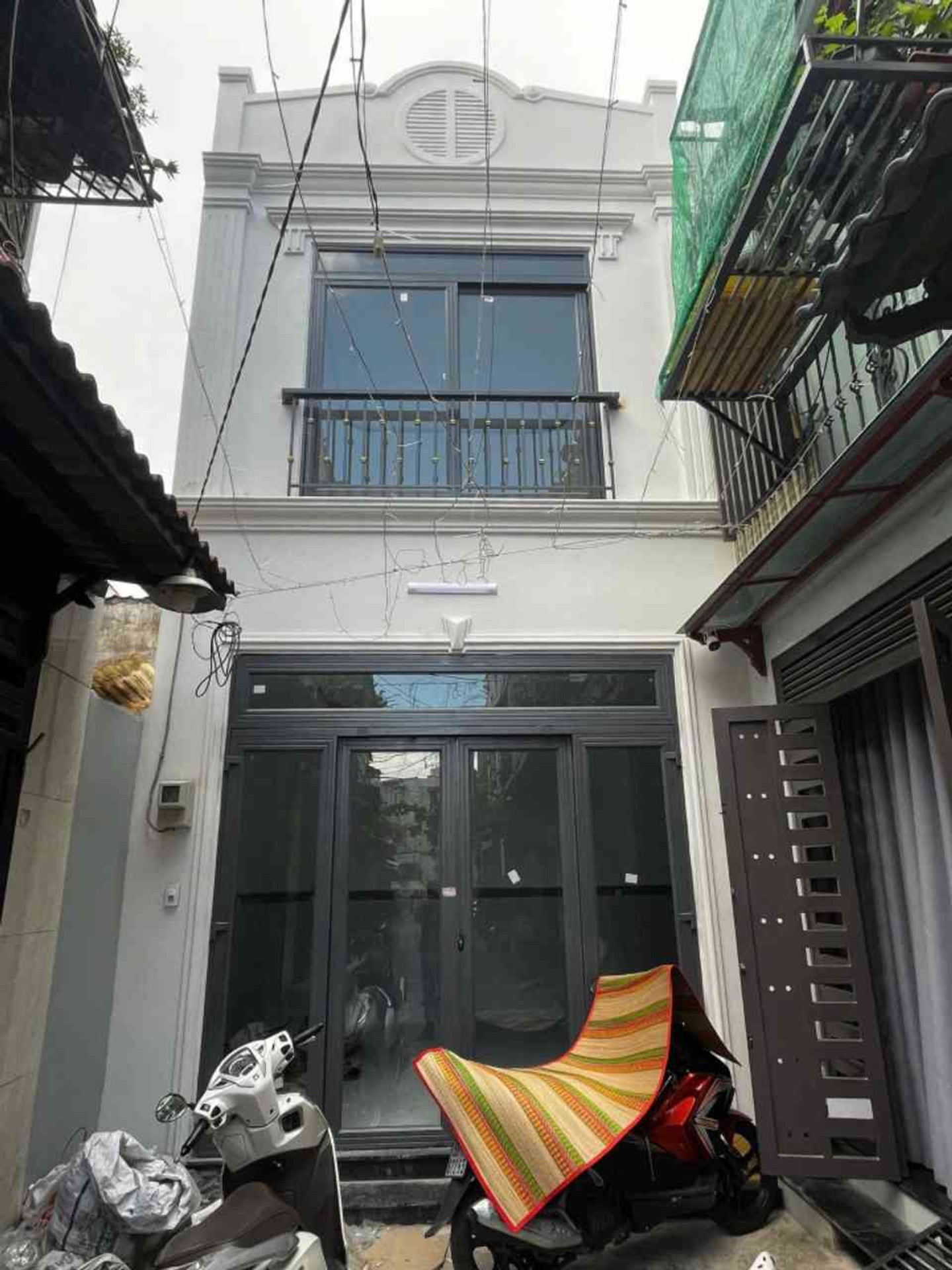 BÌNH TÂN $ 4.5 TL
Bán Nhà Mã Lò -
👉DT:38m2 (4x9.5m)
HXH 4m
👉kết cấu. trệt 1 lầu
2pn 2 tolet