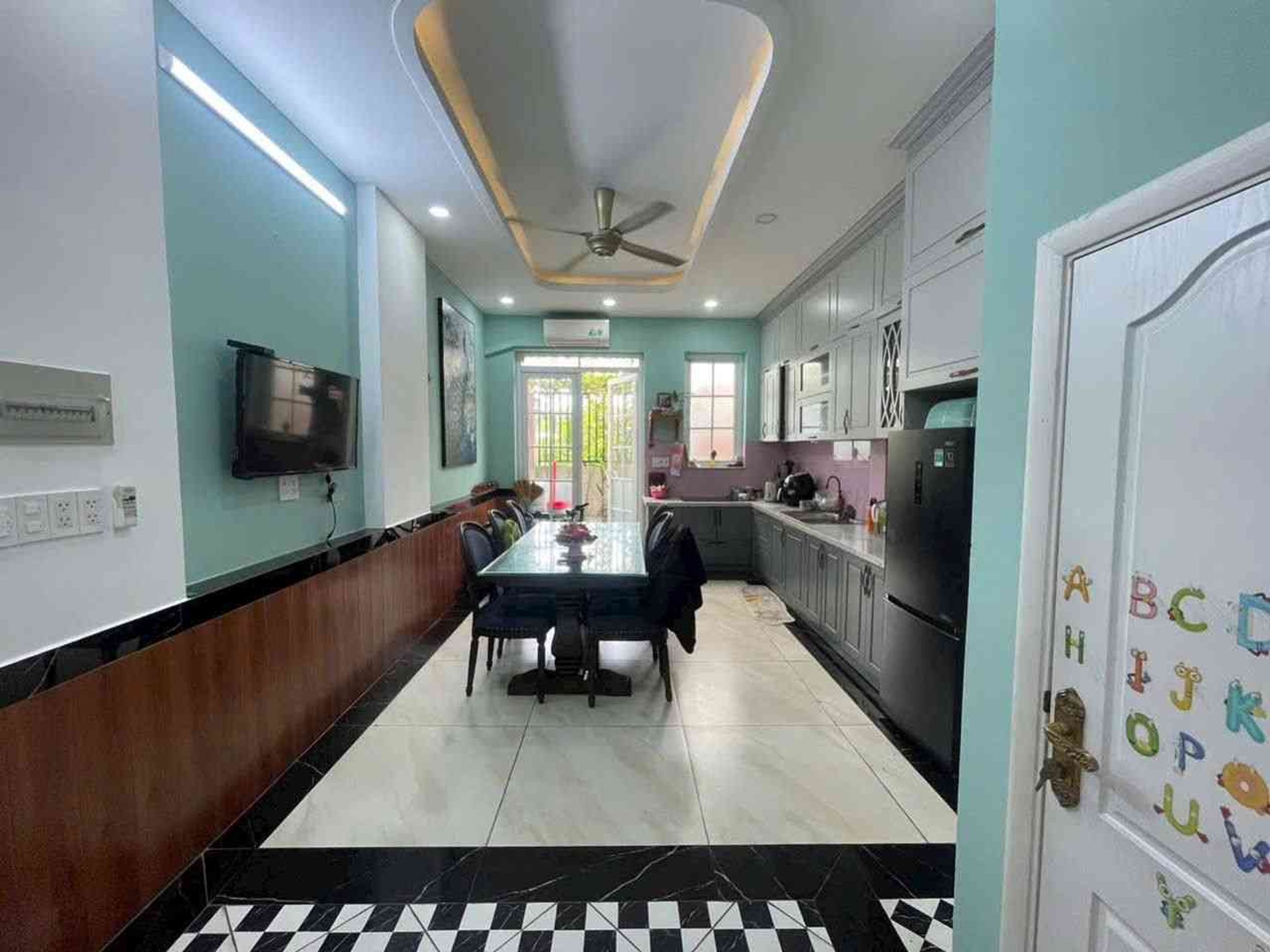 Bán nhà 4 tầng 66.7m2 tại Hiệp Bình - thông trục quốc lộ 13 mở rộng giá 10.2 tỷ