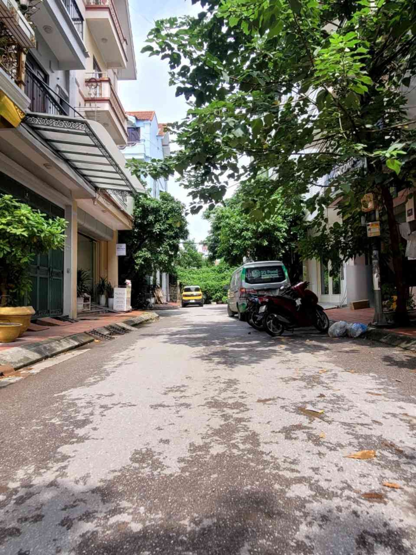 Nhà riêng 4 tầng khu vip Hà Nội, phân lô, ô tô tránh, kinh doanh tốt, 60m2