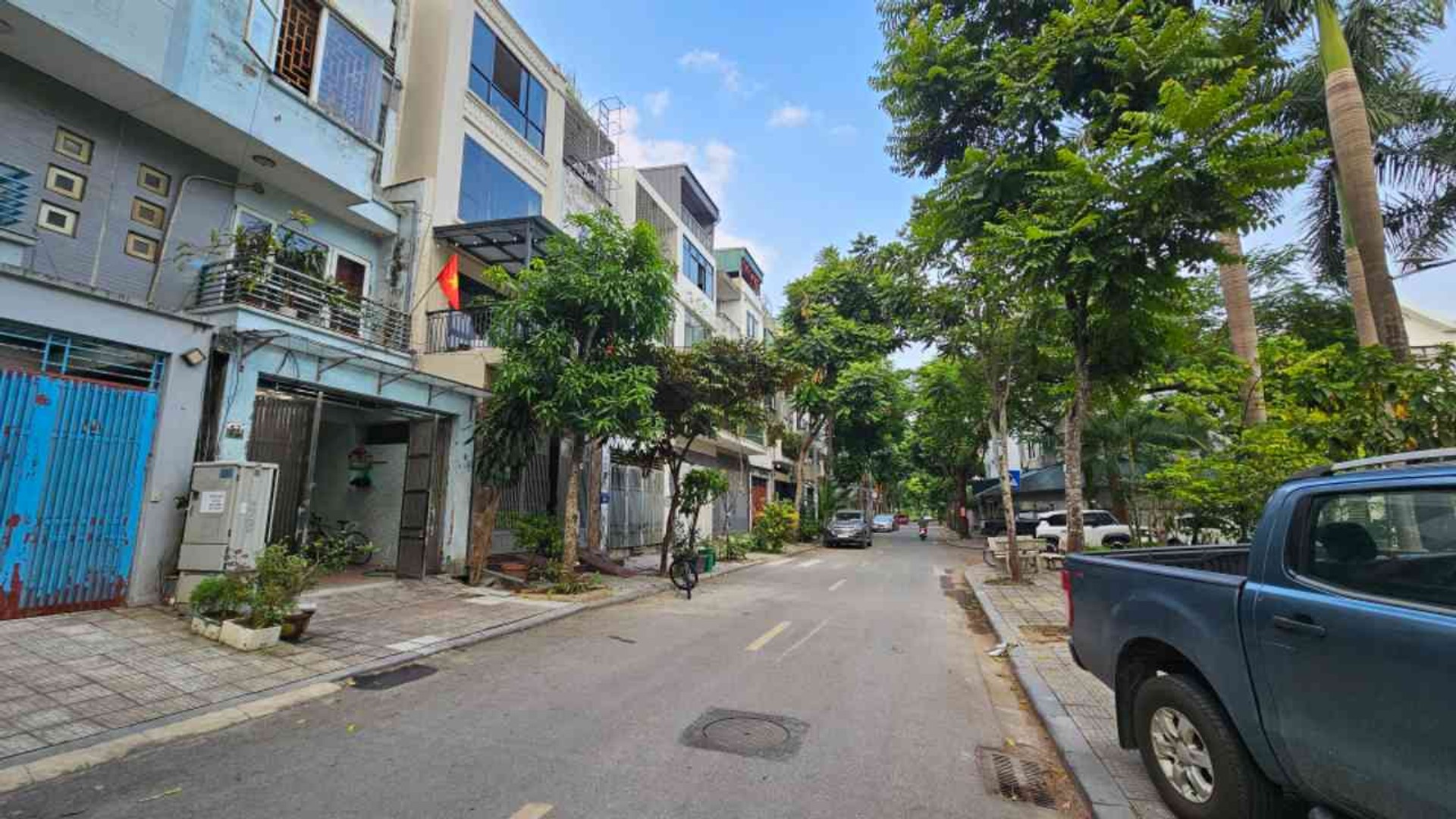 Bán liền kề 5 tầng có thang máy tại Văn Phú, thiết kế hiện đại, hướng view vườn hoa