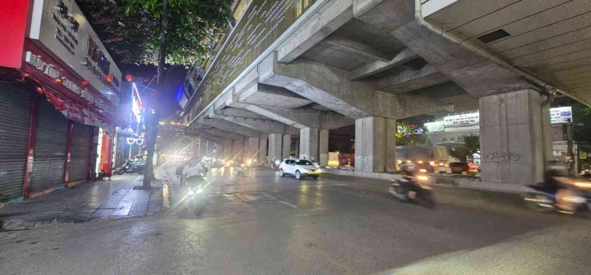 BÁN NHÀ SÁT TRƯỜNG ĐH NGHỆ THUẬT SƯ PHẠM TW– SINH VIÊN ĐÔNG ĐÚC - KINH DOANH CỰC TỐT - 18 TỶ