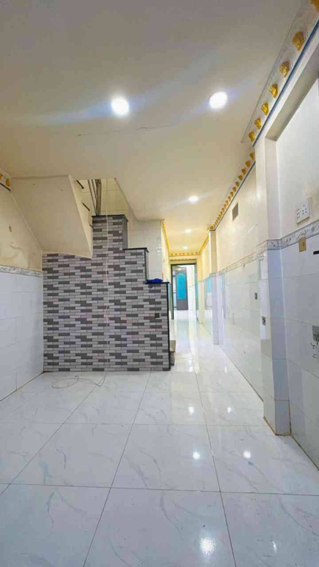 Bán nhà 2 tầng 4 phòng ngủ tại Bình Đông, diện tích 68m2