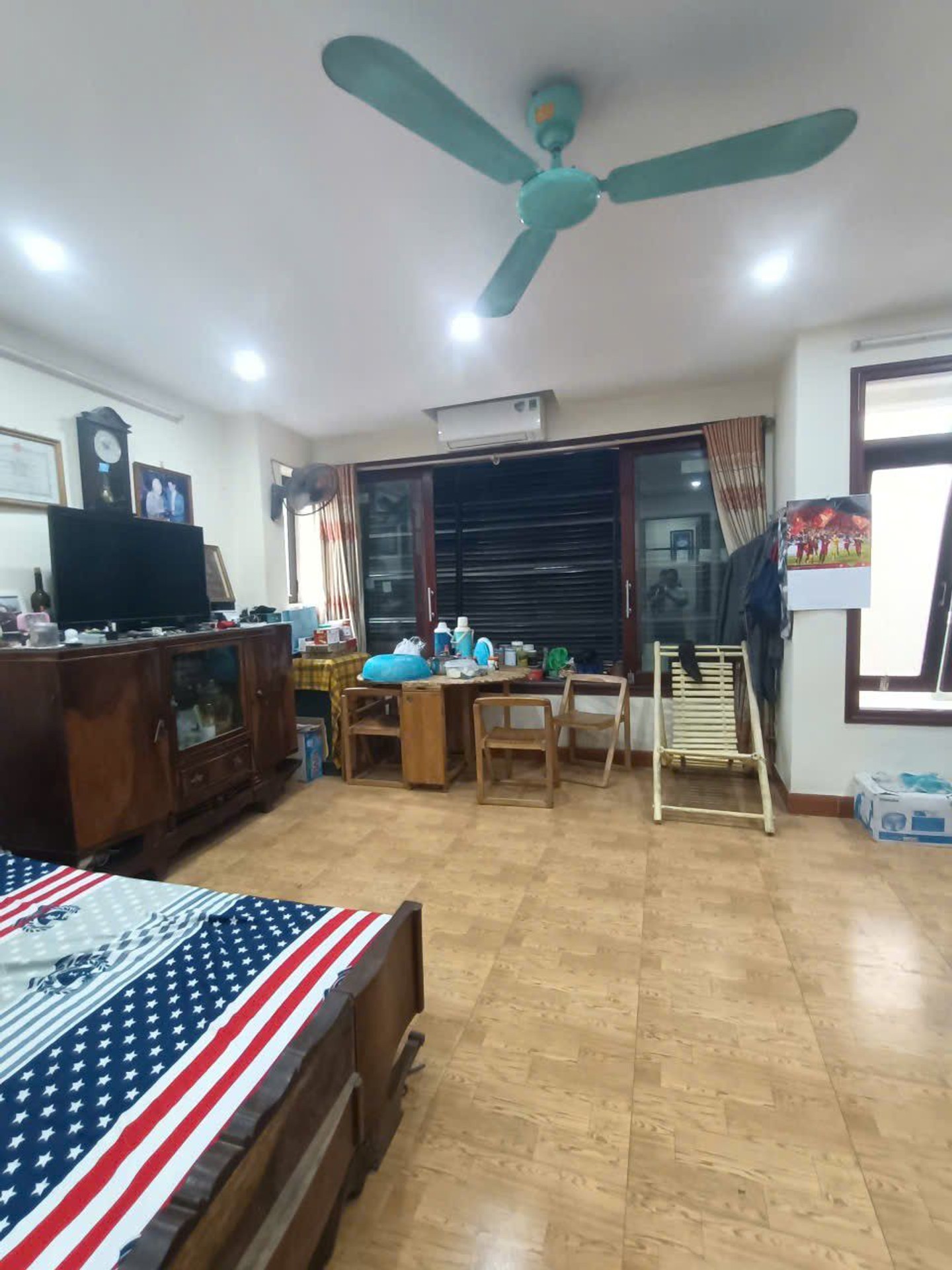 Cơ hội Vàng Sở Hữu Nhà Riêng Gần Phố, Mặt Tiền Rộng Tại Trích Sài