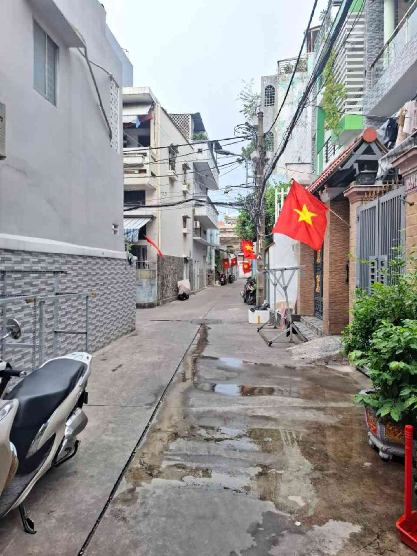 Nhà 2 tầng xinh xắn, sổ hồng riêng, giá tốt!