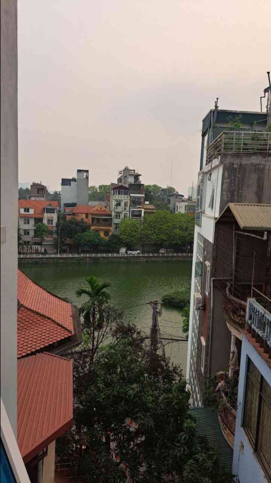 Nhà 5 tầng giữa trung tâm Bồ Đề, chỉ vài bước chân ra hồ, giá cực tốt