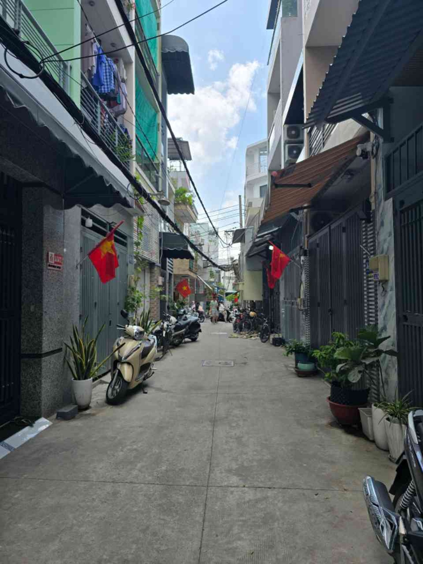 Bán nhà Kinh Dương Vương an lạc Bình Tân, 4 tầng, 3 phòng ngủ, hẻm xe hơi