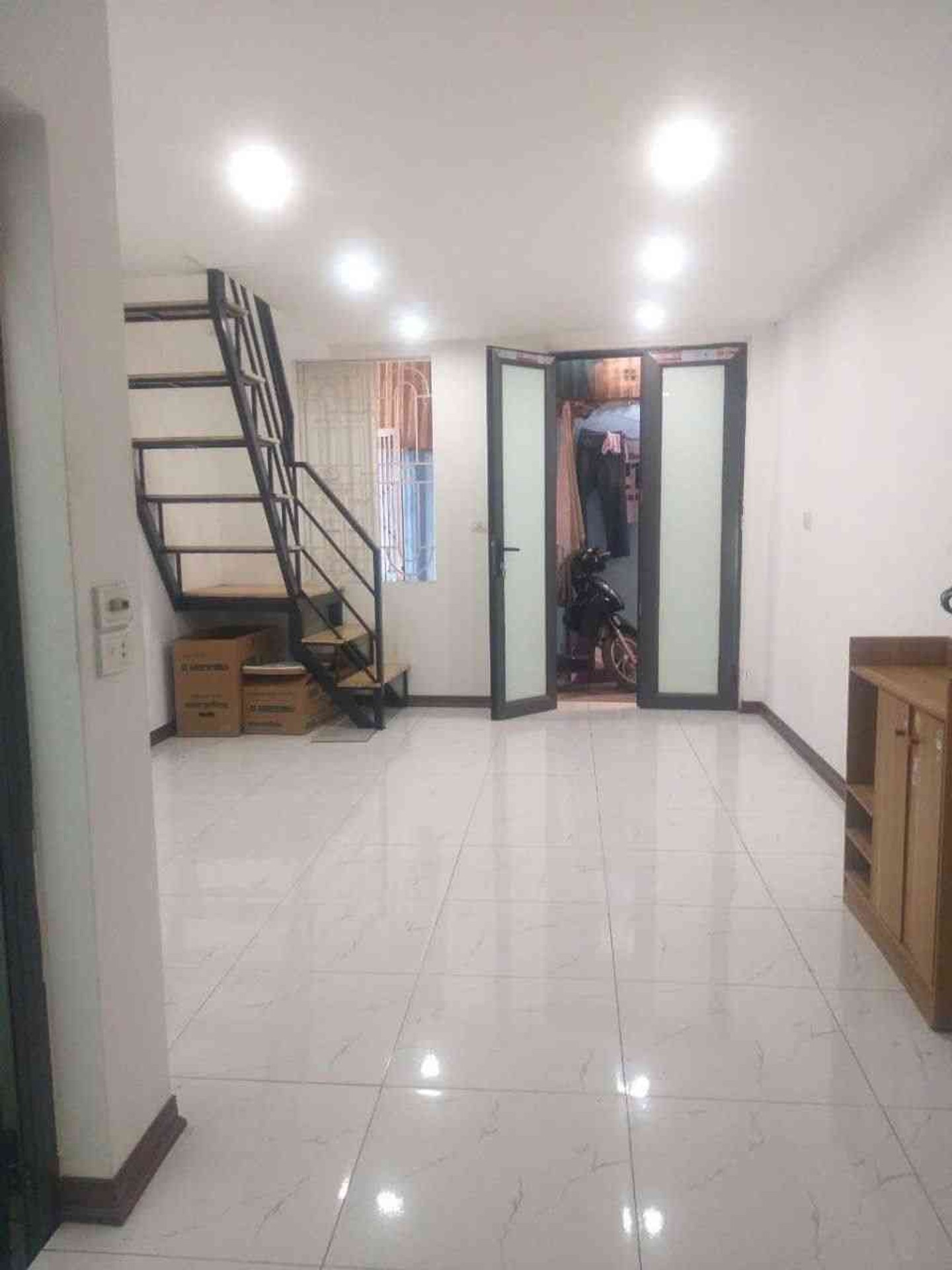 Bán Nhà 2 tầng/ Lĩnh Nam/ 2 ngủ / thoáng mát tại Lĩnh Nam, giá 2.4 tỷ / 0866863387