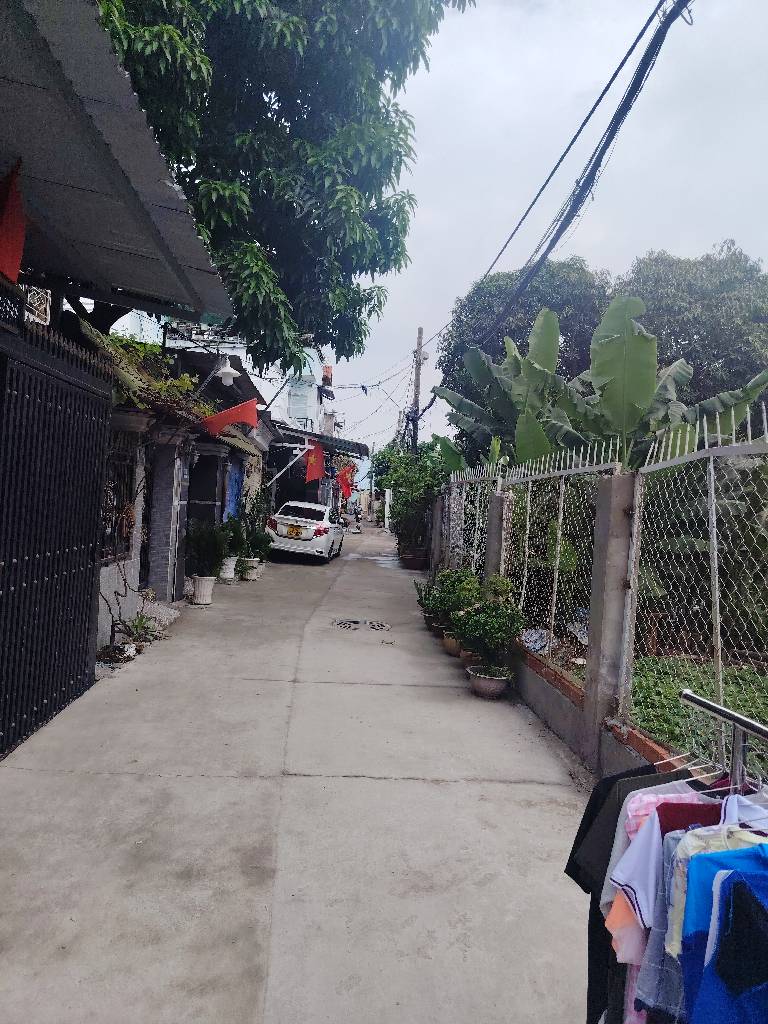 Bán đất rộng hơn 700 m2 tại trung tâm Nhà Bè giá tốt