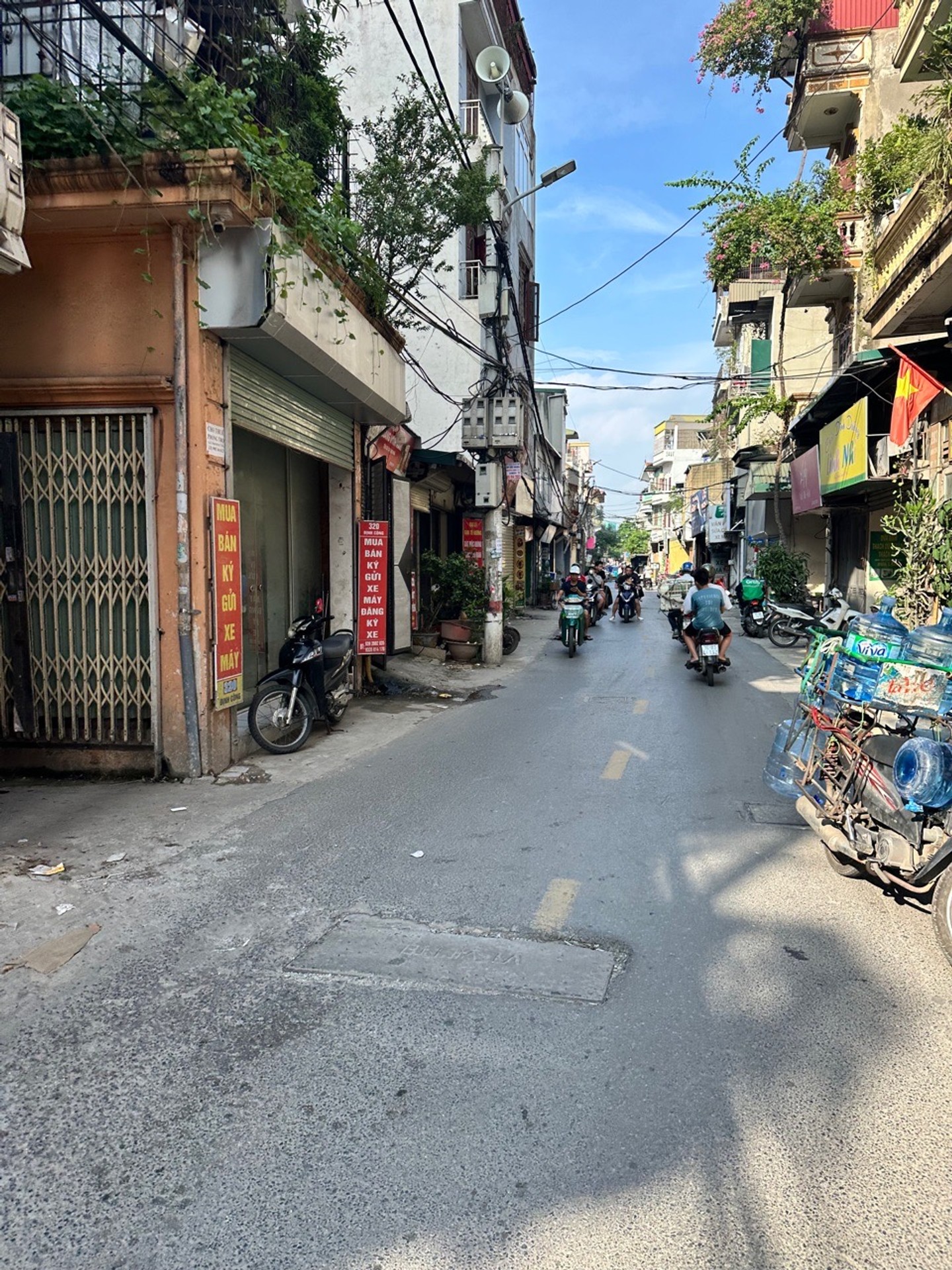 Bán nhà riêng 6 tầng có thang máy tại phường Định Công, diện tích 33m²