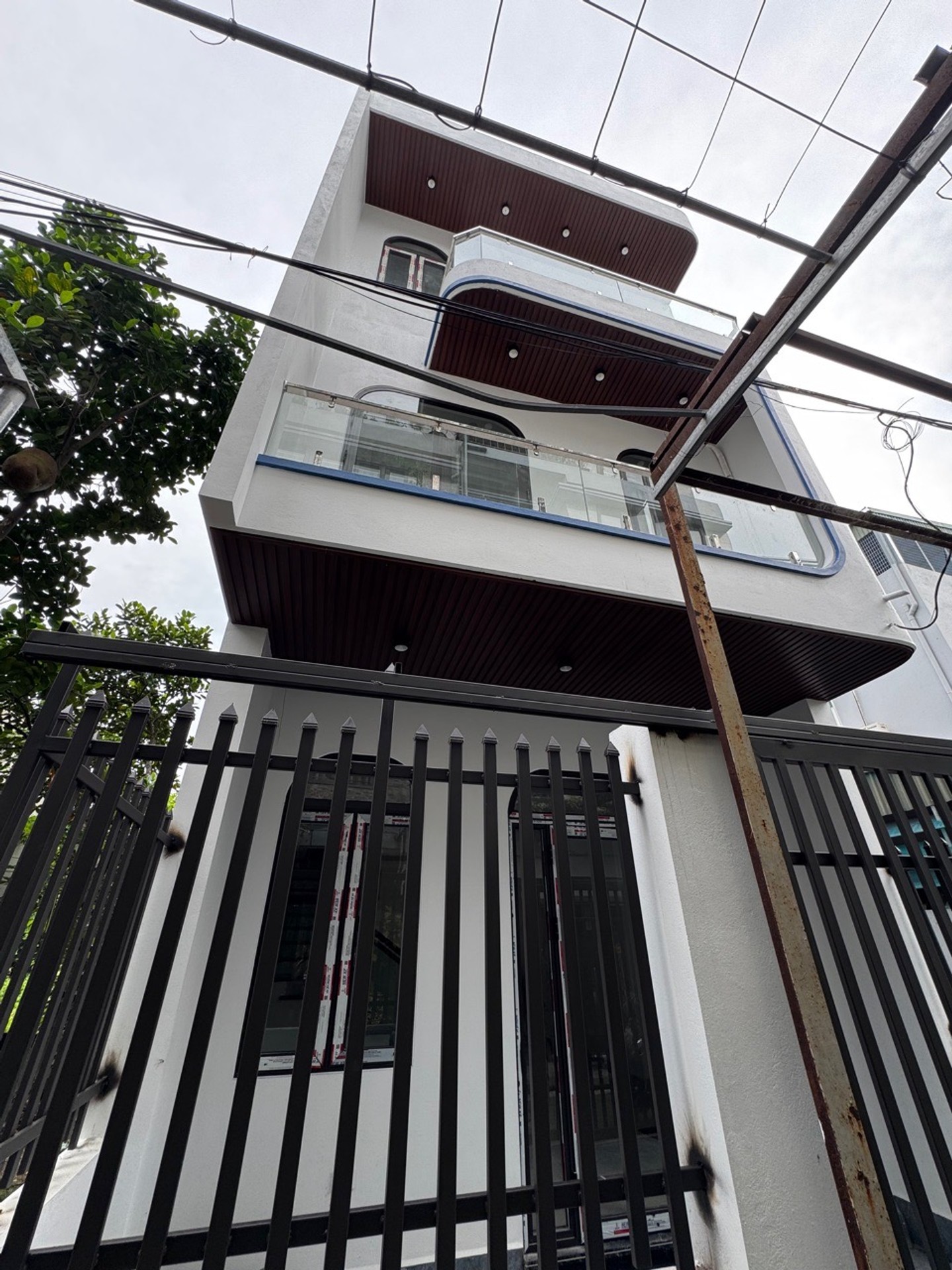 Nhà 3 tầng mới đẹp tại Bãi Muối, Hạ Long - Sẵn sàng dọn vào ở ngay