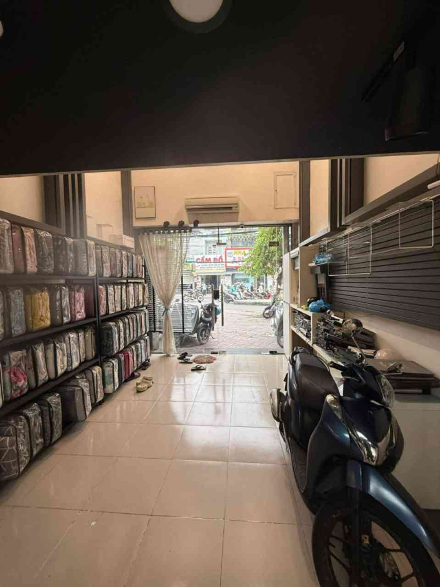 Bán nhà mặt phố 5 tầng tại Quận 6 diện tích 69.8 m2 giá 18.5 tỷ đồng