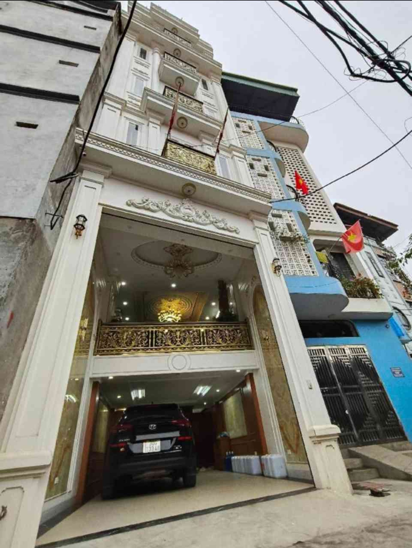 Nhà 7 tầng thang máy, Nội Thất cao cấp , mặt đường oto tránh , sát TT thể thao Bắc từ liêm