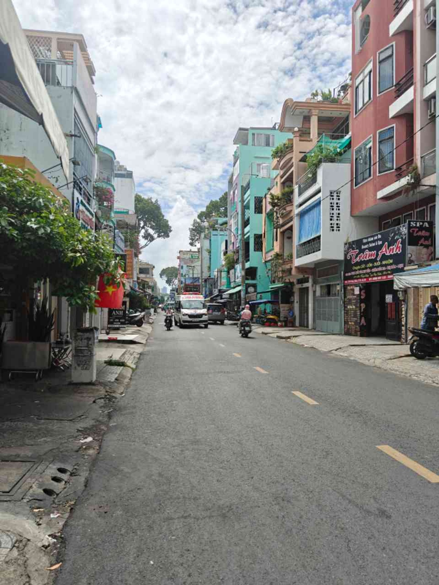 Bán nhà mặt phố kinh doanh 5 tầng đường hòa hảo phường 15, Quận 10, 2 mặt tiền, diện tích 43.7m²
