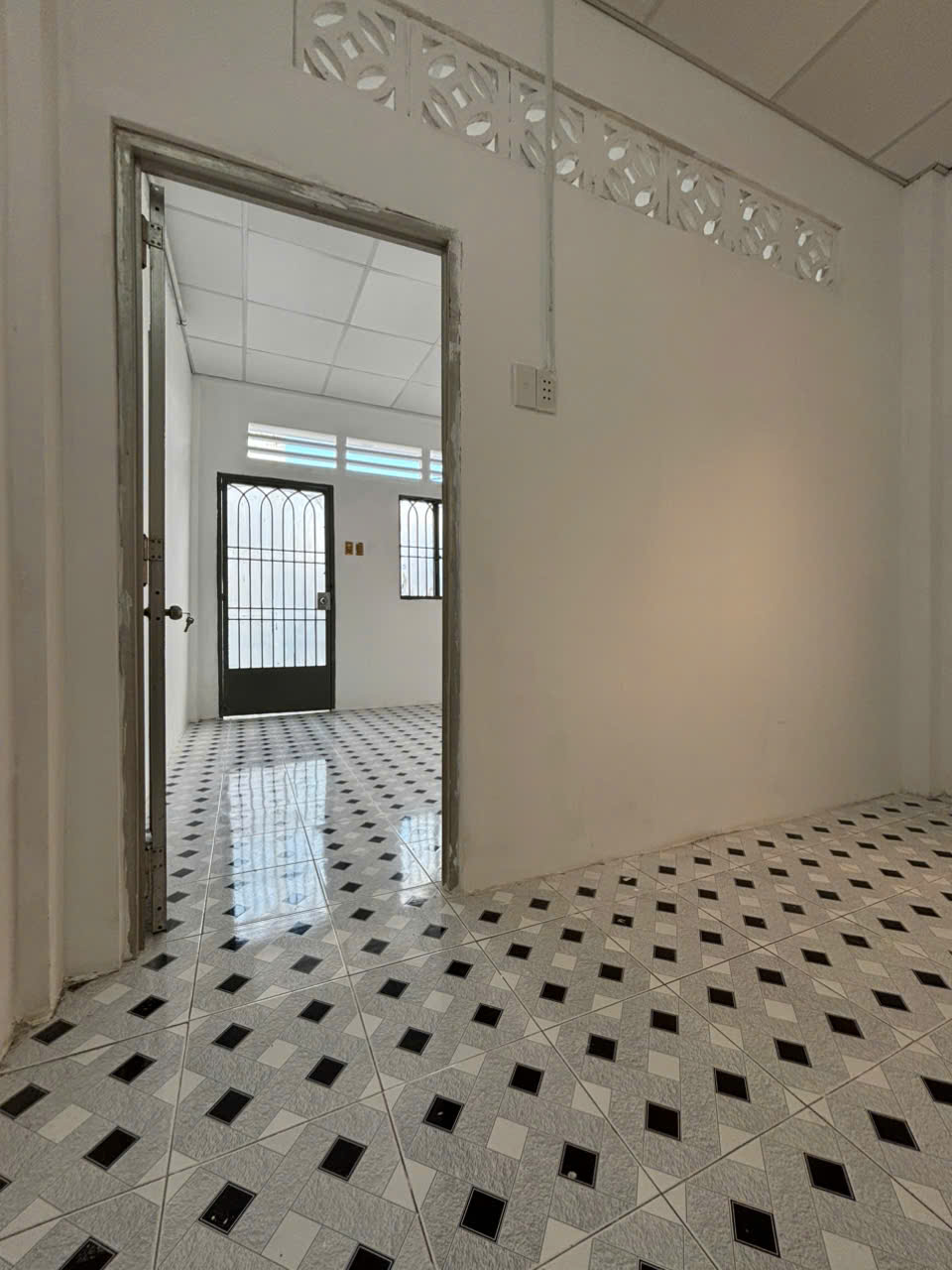 Bán Nhà 2 Tầng, DTSD 56M2, 2 Phòng Ngủ, Hẻm Rộng 3M, Lô Góc 2 Măt Thoáng, Huỳnh Tấn Phát Quận 7, Gi