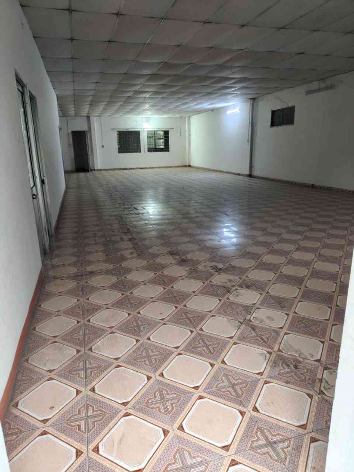 Bán nhà riêng 2 tầng 6PN, diện tích 281m2 tại Bình Tân