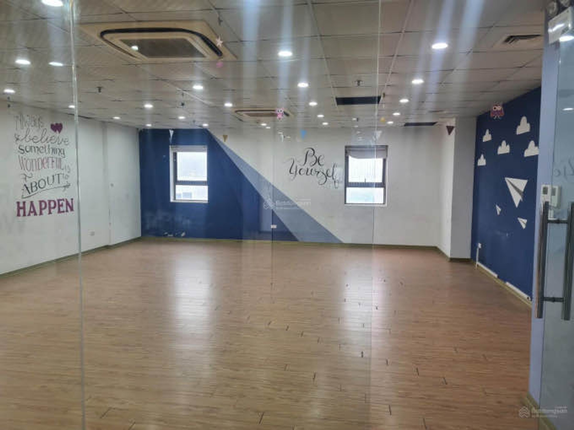 Bán văn phòng 5 tầng diện tích 612m2 tại Linh Đàm, Rice City, mặt tiền 22m