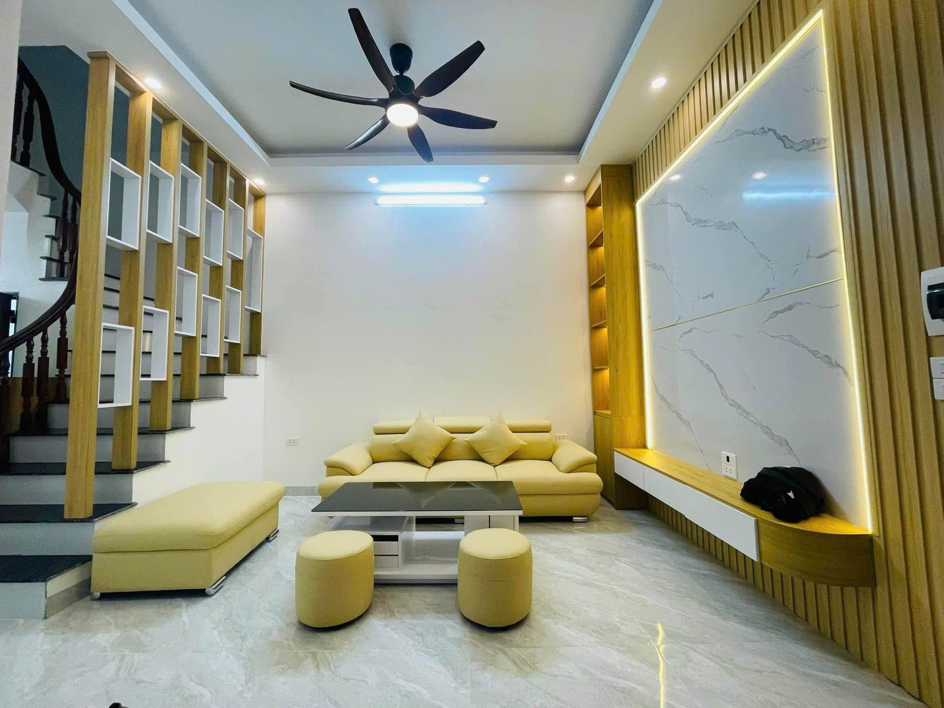 Nhà rộng thoáng Giải Phóng, 4PN, ô tô gần nhà