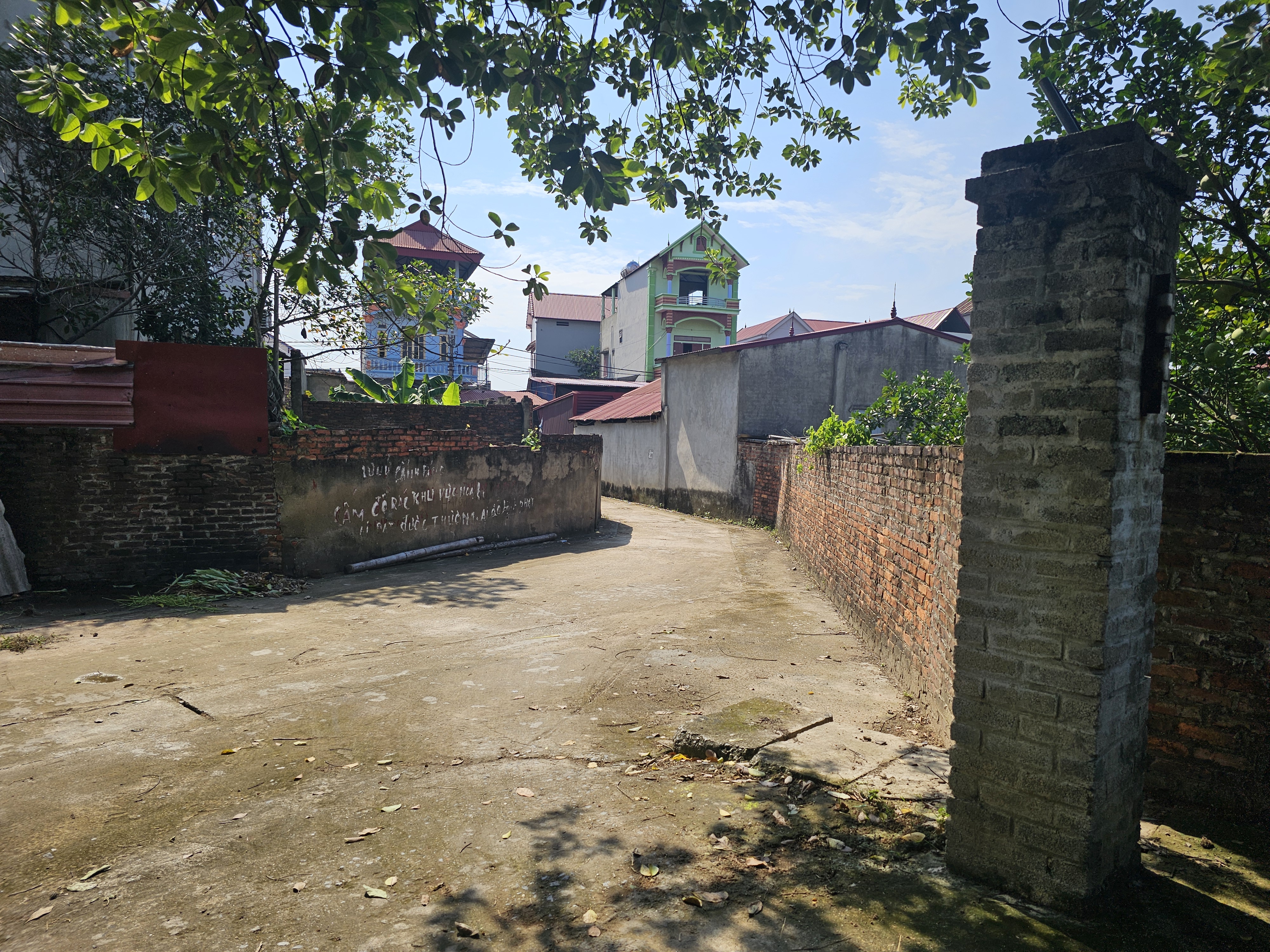 Bán đất 129,8 m² Yên Tàng, giá 2,65 tỷ, gần đường vành đai 4