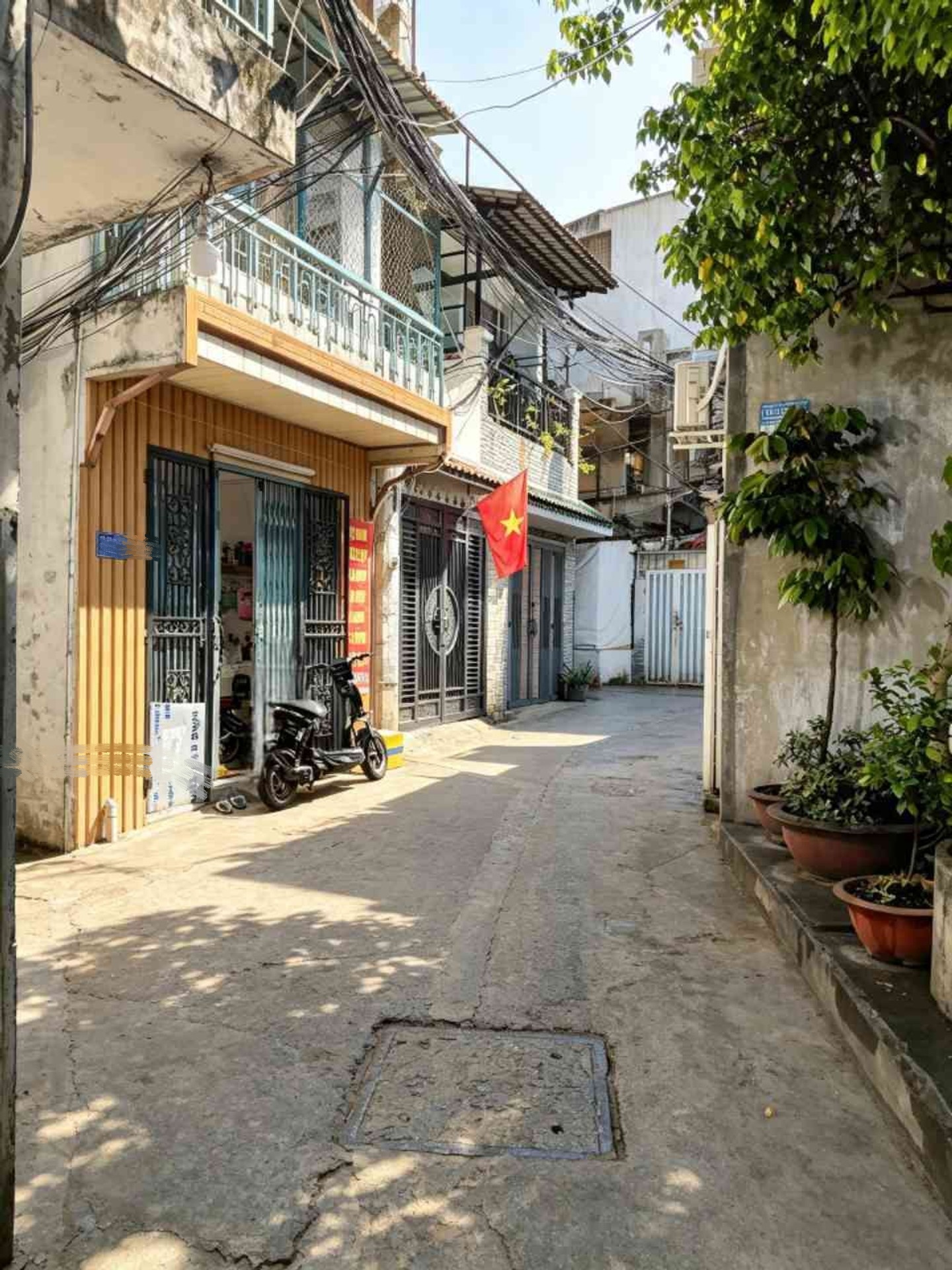 Nhà mới toanh gần trung tâm, siêu tiện đi lại