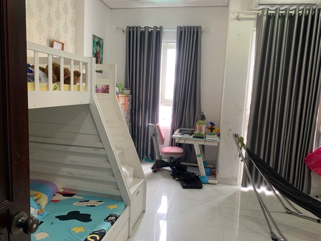 Bán nhà mặt phố Mai Hắc Đế Quận 8 , 3 tầng 73.2m2 giá 10.5 tỷ giảm giá mạnh