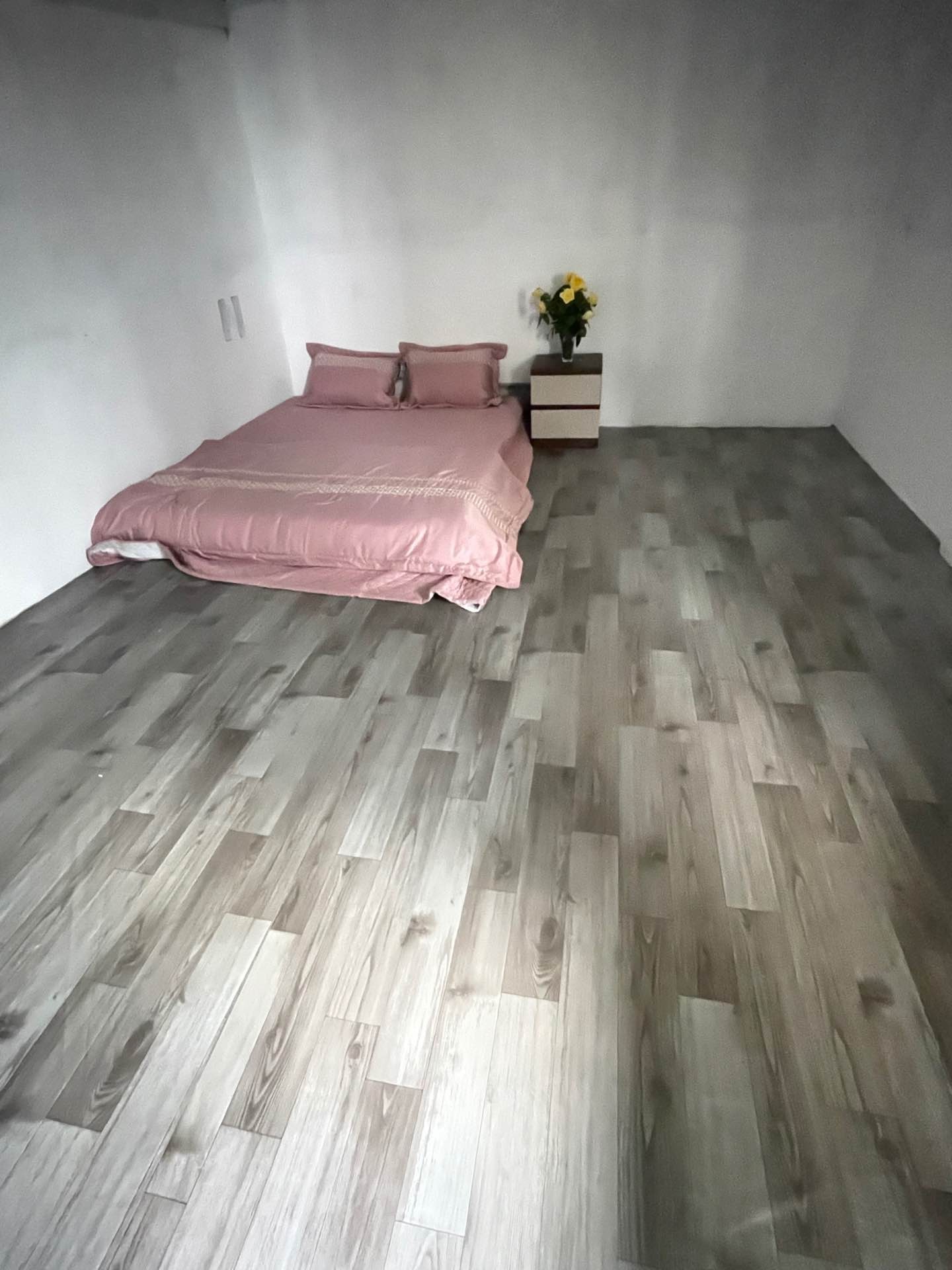 Hơn 1 tỷ / nhà 2 tầng/ đúng 28m ra ô tô/ cạnh trường mầm non vĩnh hưng mới / 0866863387