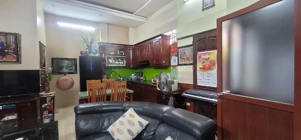 Nhà 5 tầng 76m2 tại Nguyễn Khánh Toàn, Cầu Giấy, tiện kinh doanh