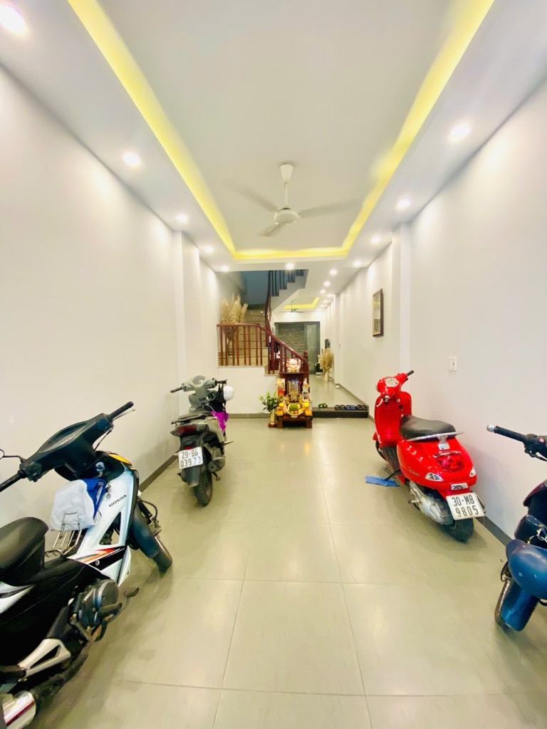 Cơ hội hiếm có sở hữu ngay nhà 5 tầng mặt tiền đẹp, ở kết hợp kinh doanh tại Bồ Đề Long Biên