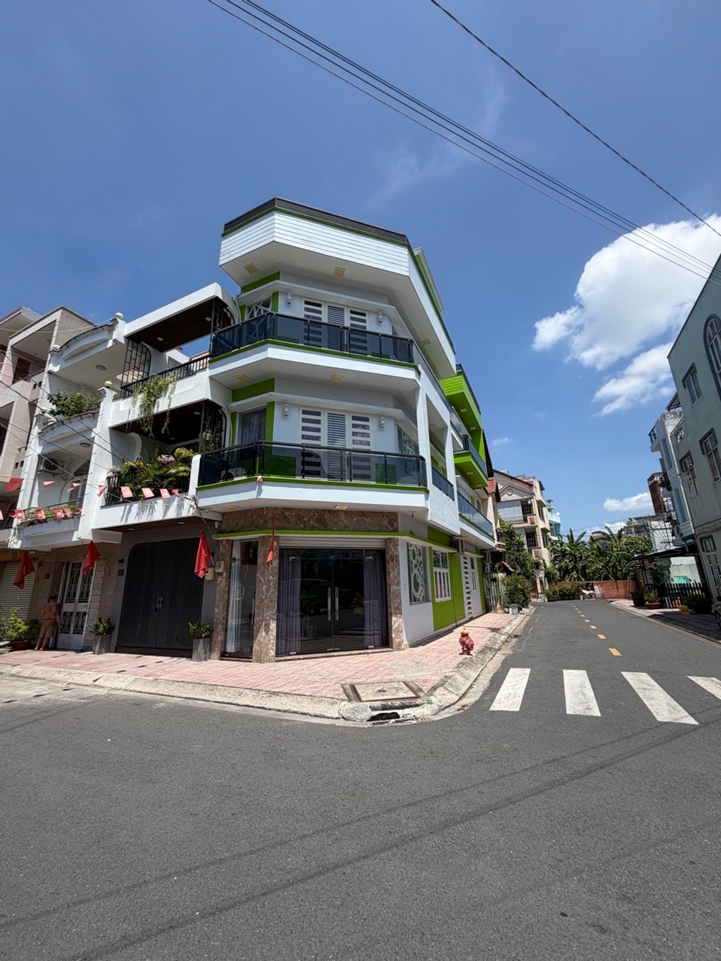 Bán nhà mặt tiền khu Tên Lửa,quận Bình Tân, 61m2, 4 tầng tiện kinh doanh,Sát Công viên, chỉ 9.x t