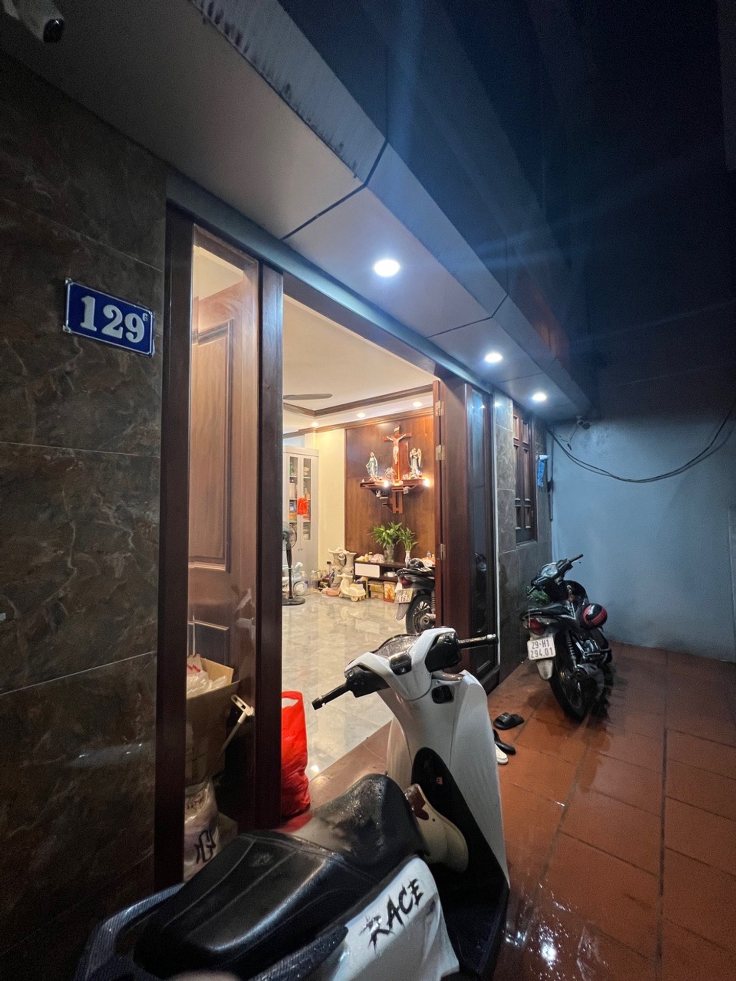 Chính chủ bán nhà Giáp Bát, nhà dân tự xây , gần các trường tốp đầu , gần các bệnh viện lớn, tiện b