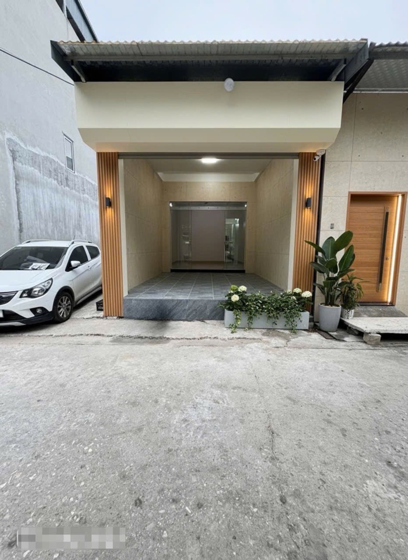 Cơ Hội Sở Hữu Nhà Mặt Tiền Đẹp 2 Mặt Thoáng Tại TT Chi Đông Giá Tốt