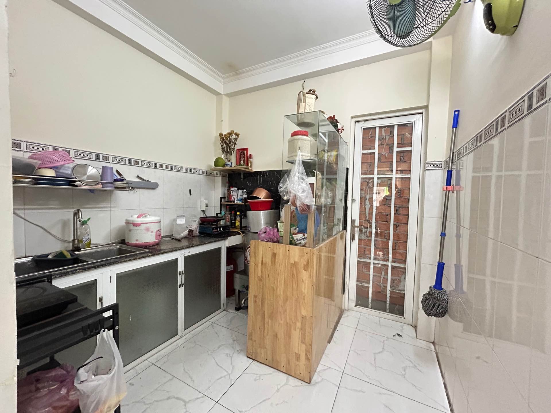 Nhà 4 tầng cho thuê 15 triệu/tháng tại phường Hoà Hưng Quận 10