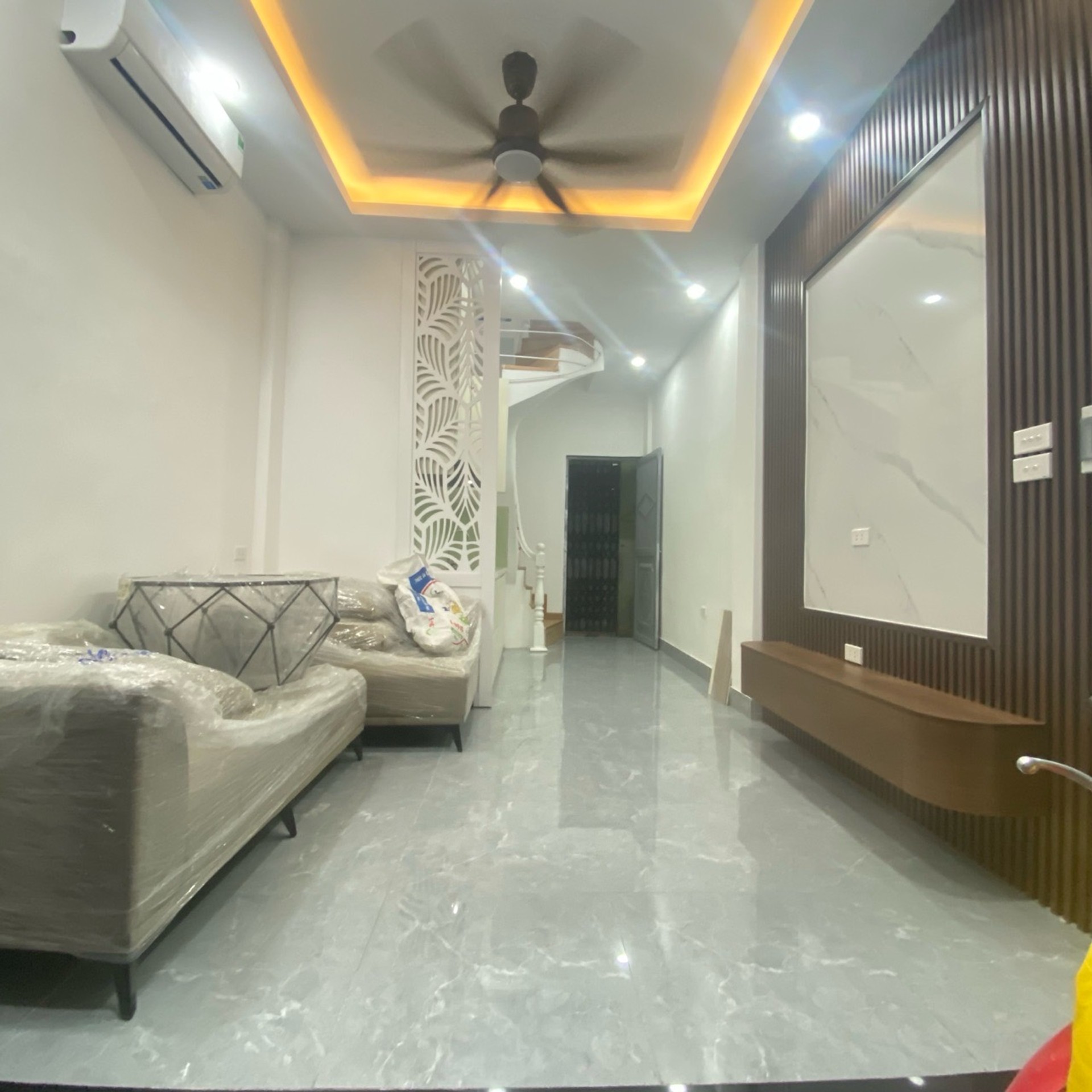 Không cần thuê nhà đi học bách khoa/ Nhà 5 tầng Hồng Mai, ngõ ô tô 2m, giá 3,68 tỷ