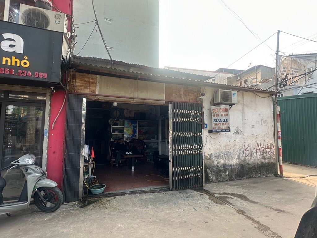 Bán nhà lô góc mặt tiền rộng tại trung tâm thị trấn Chi Đông