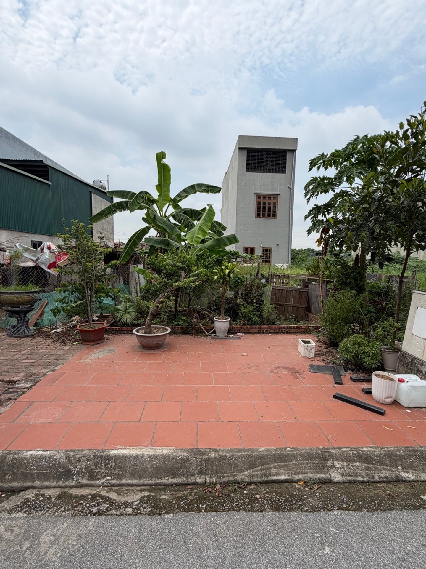 Bán đất phân lô khu làn 2, diện tích 90m2, mặt đường ô tô tránh