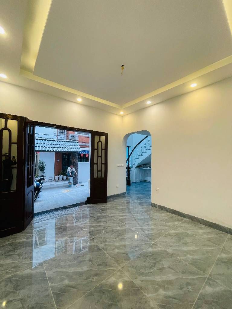 Bán gấp nhà riêng tại An Dương Vương, diện tích 80.9m2, 3 tầng, mặt tiền rộng, ô tô vào, cực thoán
