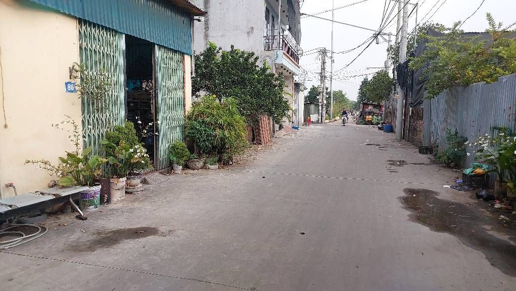 Bán đất có nhà ở ngay 59m2 tại TT Chi Đông, Mê Linh, giá 2.3 tỷ