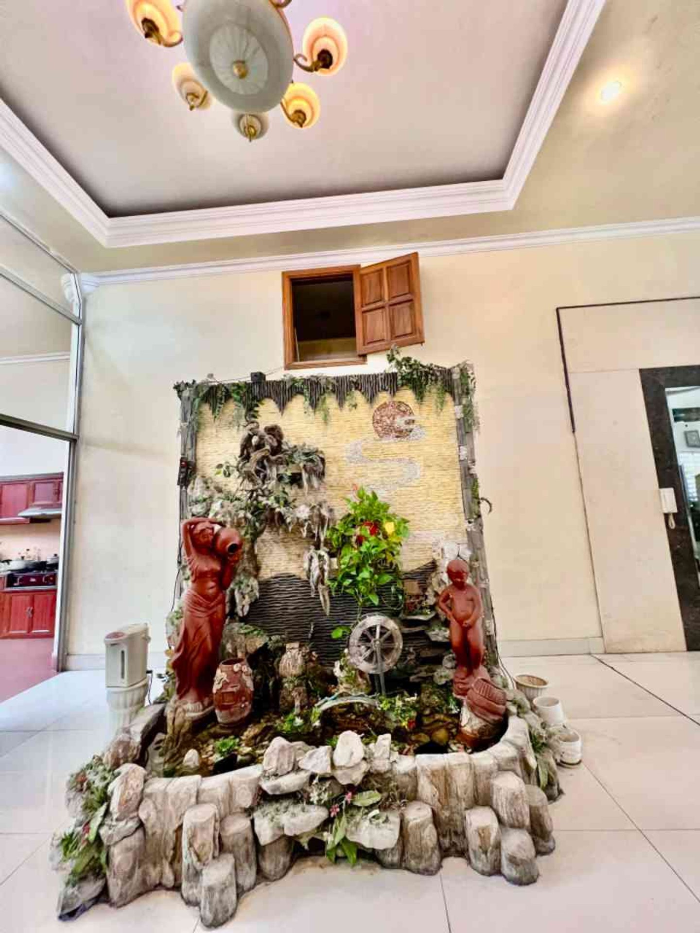 Văn phòng cao cấp mặt phố Nguyễn Văn Linh với thang máy và vị trí đắc địa, 200m2, 6 tầng, 27 tỷ
