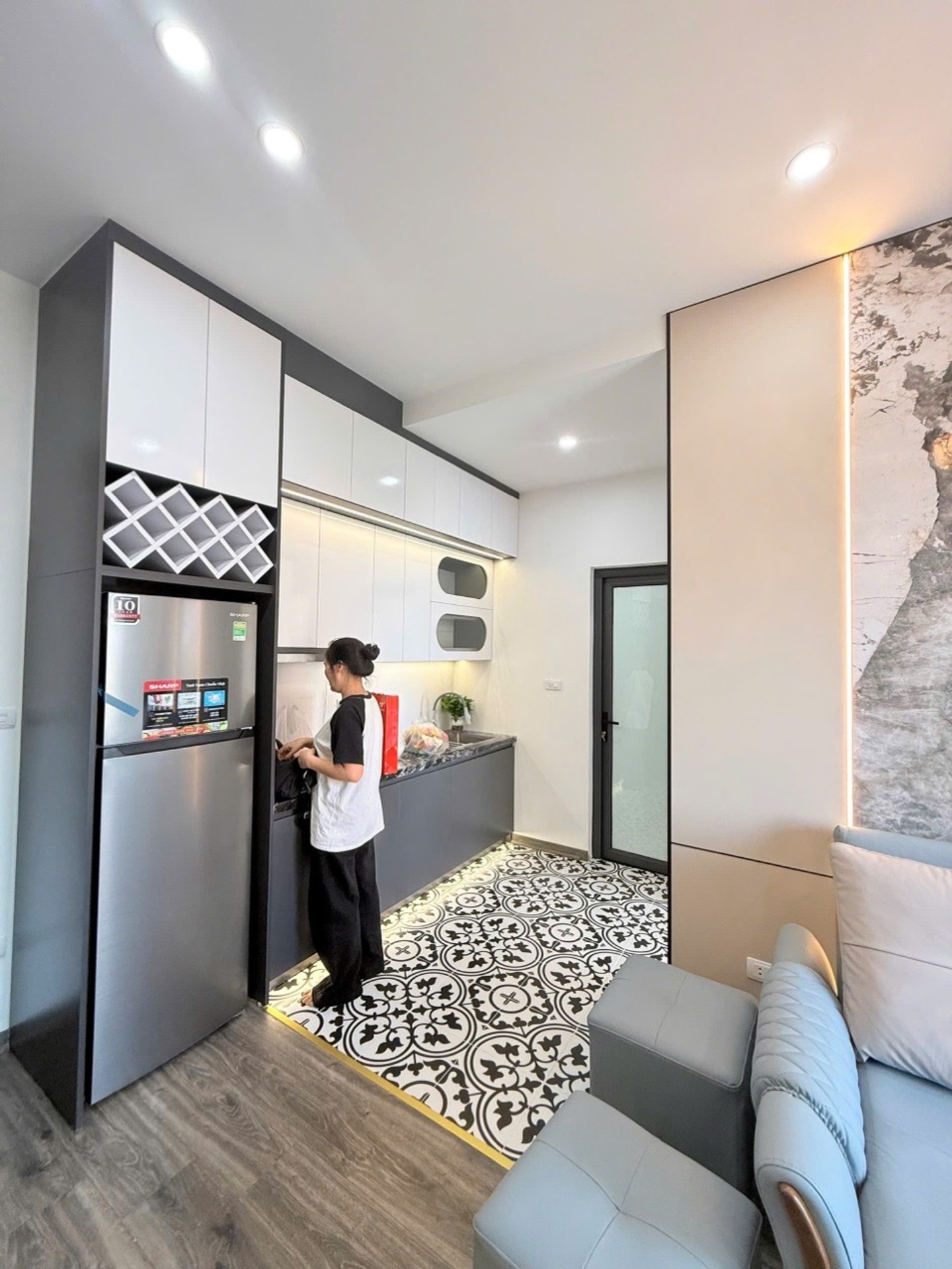 Căn hộ 36m2 tại KĐT Việt Hưng, Long Biên full nội thất giá 2,45 tỷ