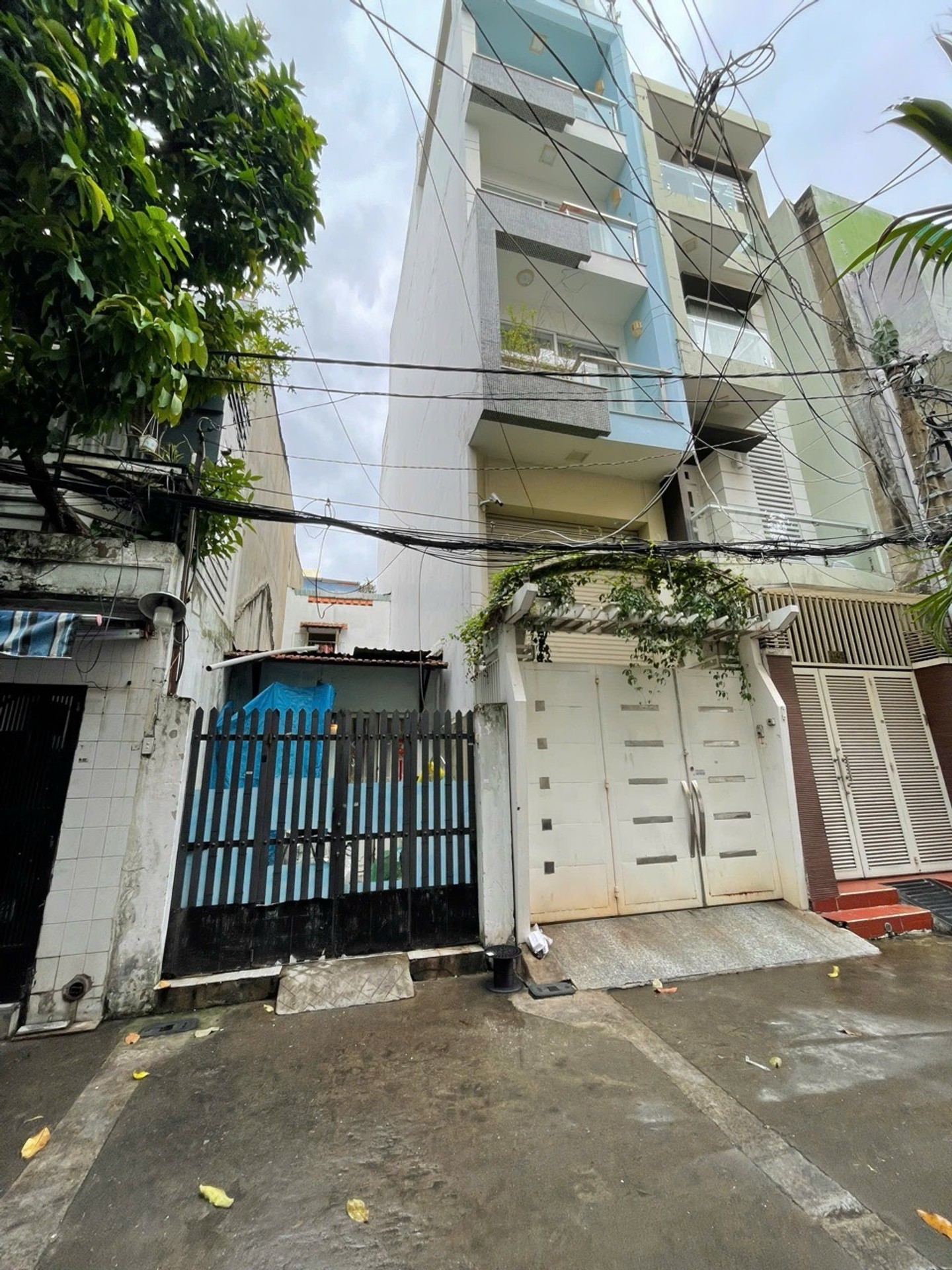 Hiếm ! 43m2 - 2 mặt tiền HXH rất gần mặt tiền Huỳnh Văn Bánh - Lê Văn Sỹ