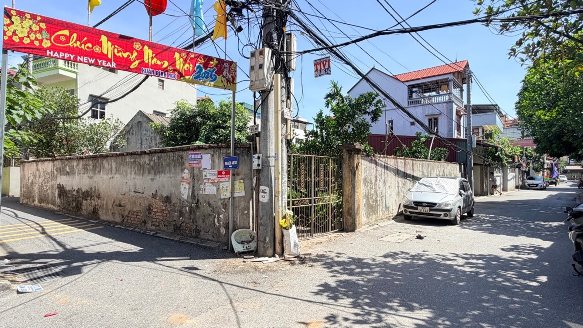Bán đất tại cổ bi
Dt 40 mét giá chào 3 tỷ hơn
Gần chợ gần trường học