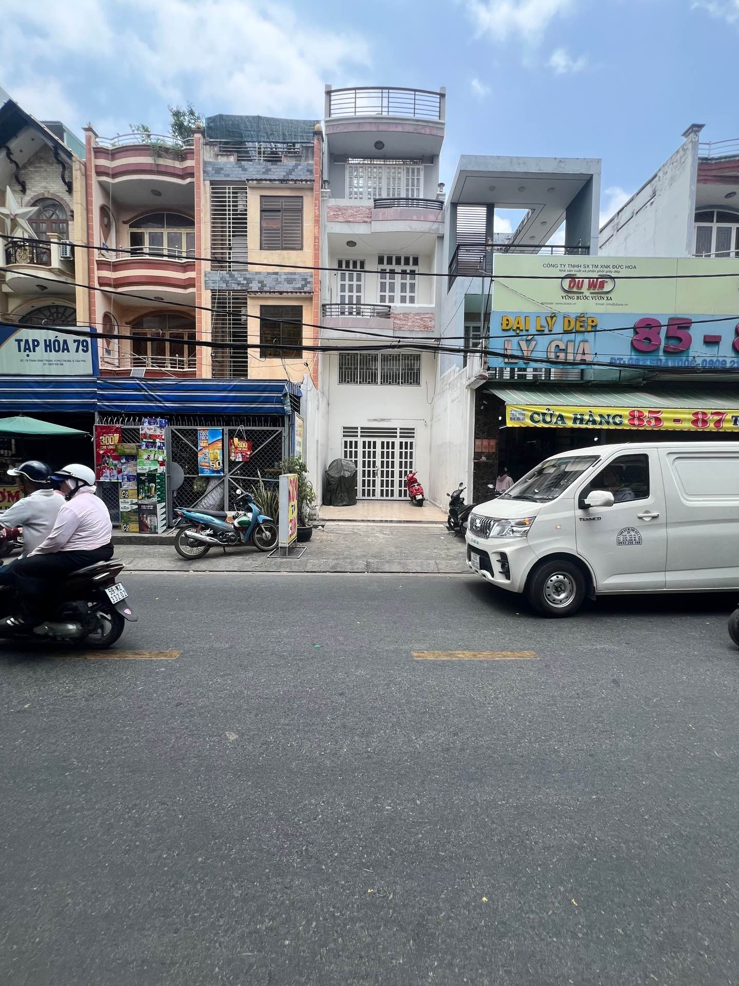 Nhà mặt phố kinh doanh tại Trịnh Đình Trọng, quận Tân Phú, diện tích 79.3 m²