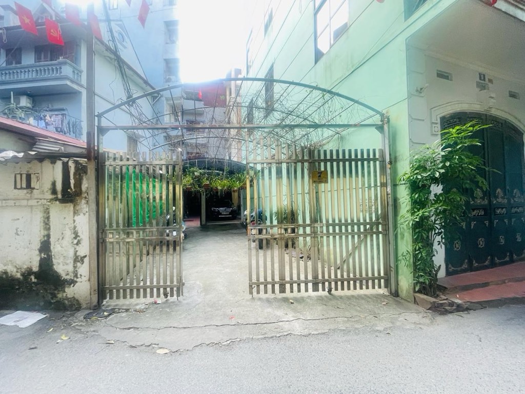 Bán nhà mặt phố xã Hoàng Liệt, 185m², ô tô vào nhà, 4 tầng, pháp lý đầy đủ
