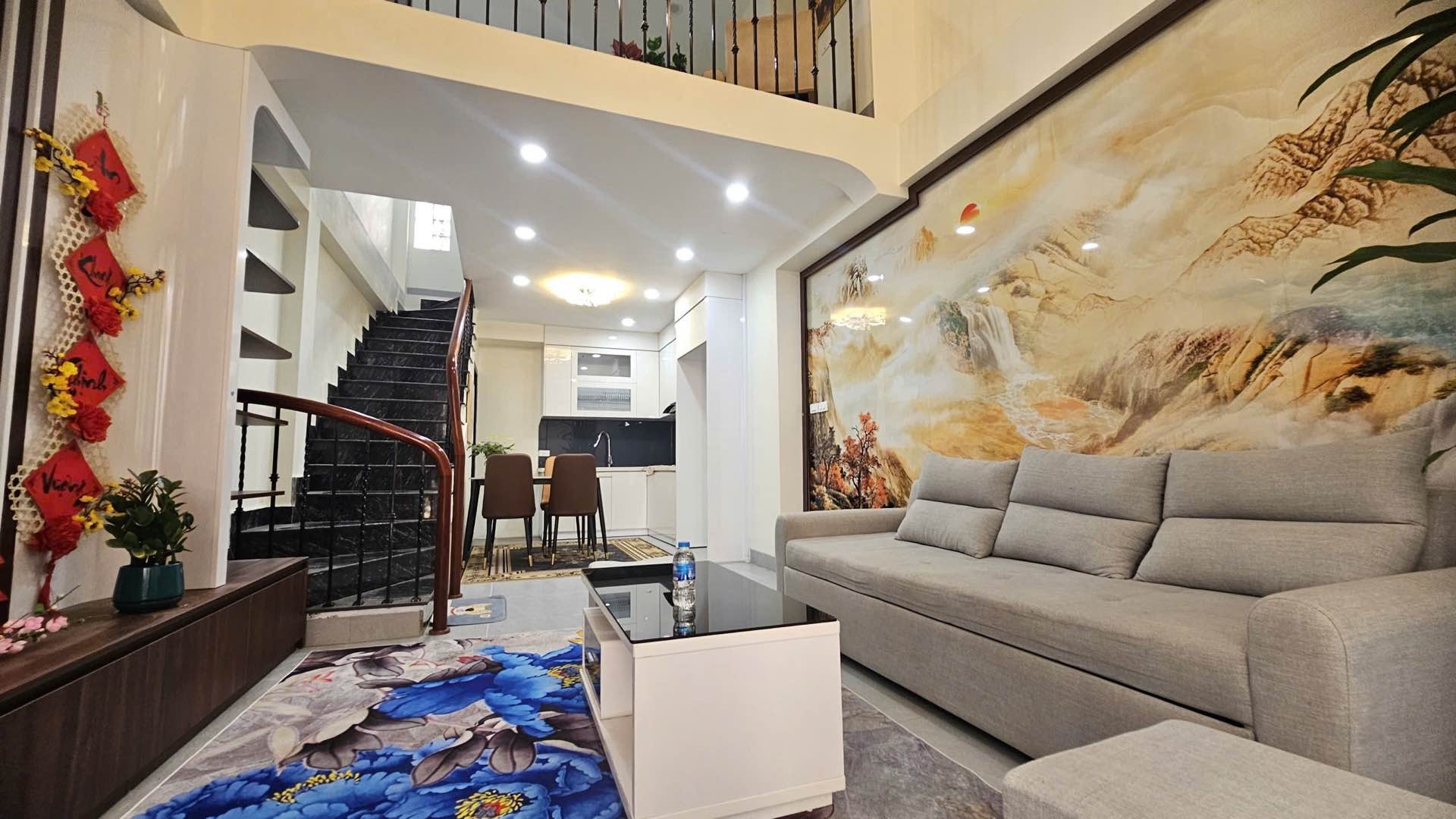 Bán nhà riêng lô góc tại quận Tây Hồ, diện tích 35.3m2, 4 tầng, pháp lý rõ ràng