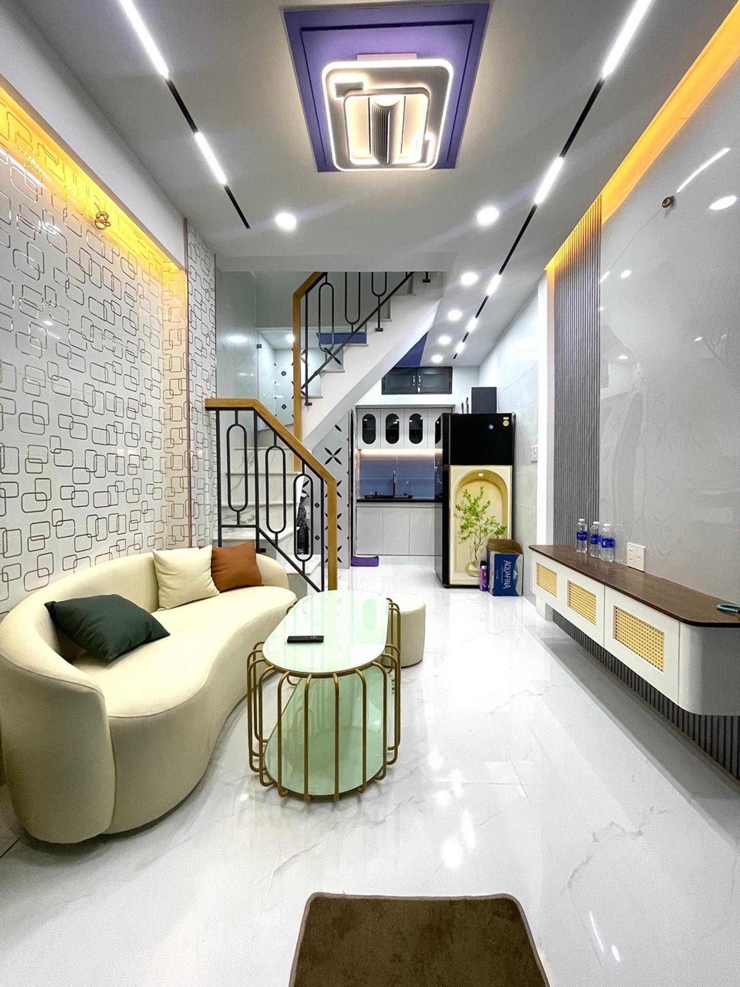 🔥 NHÀ ĐẸP 2 TẦNG • HẺM XE HƠI • FULL NỘI THẤT • CHỈ 3.79 TỶ
🏡 Nhà 1 trệt 1 lầu, gồm 2PN, 2WC,