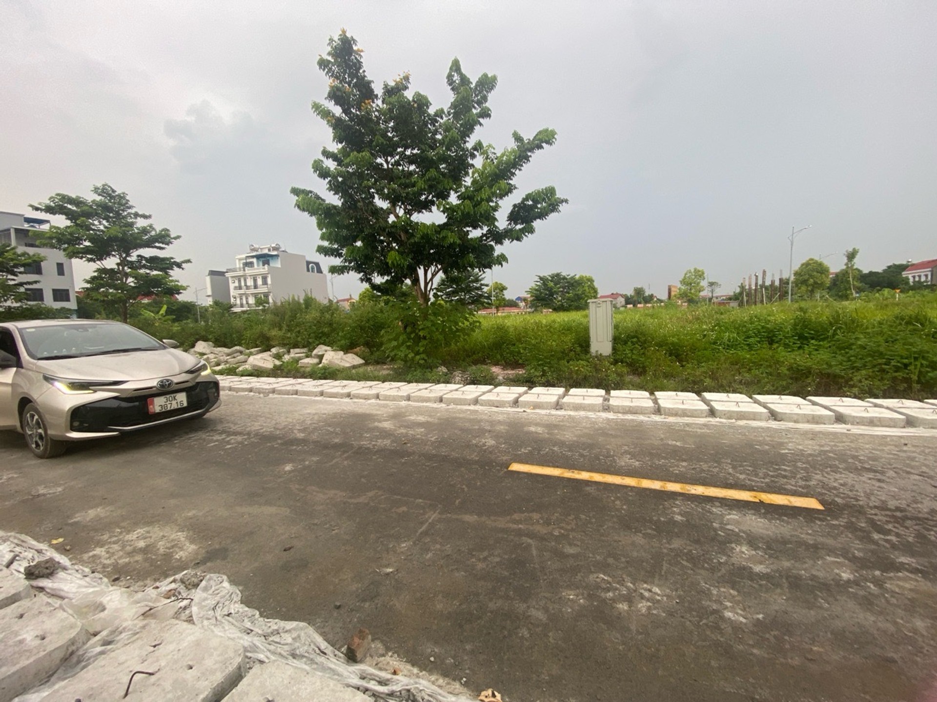 CHỦ NGỘP BANK - CẦN BÁN GẤP ! 90M ĐẤU GIÁ NGAY SÁT UBND YÊN LÃNG – CHỈ 5,1 TỶ